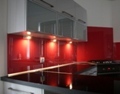 Villa Glass Studio - kolorowe panele w kuchni_zaj